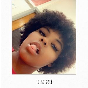 Meet your Posher, Kiya